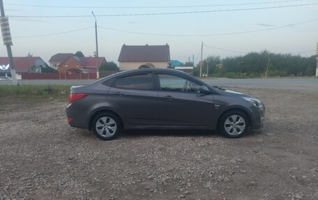 Hyundai Solaris II рестайлинг, 2015 год, 800 000 рублей, 5 фотография