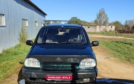 Chevrolet Niva I рестайлинг, 2004 год, 250 000 рублей, 1 фотография