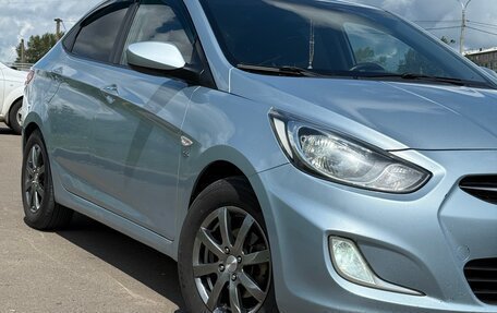 Hyundai Solaris II рестайлинг, 2011 год, 700 000 рублей, 2 фотография