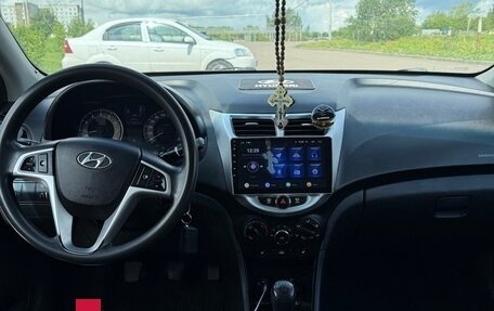 Hyundai Solaris II рестайлинг, 2011 год, 700 000 рублей, 11 фотография