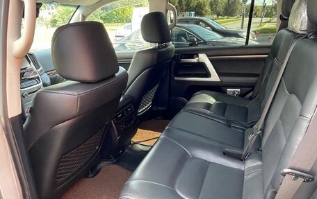 Toyota Land Cruiser 200, 2018 год, 8 700 000 рублей, 9 фотография