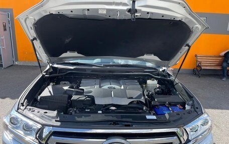 Toyota Land Cruiser 200, 2018 год, 8 700 000 рублей, 6 фотография