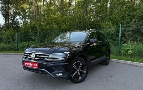 Volkswagen Tiguan II, 2018 год, 1 950 000 рублей, 1 фотография