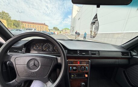 Mercedes-Benz E-Класс, 1993 год, 400 000 рублей, 11 фотография