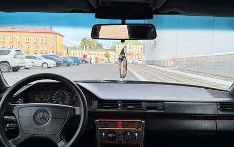 Mercedes-Benz E-Класс, 1993 год, 400 000 рублей, 15 фотография