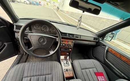 Mercedes-Benz E-Класс, 1993 год, 400 000 рублей, 12 фотография