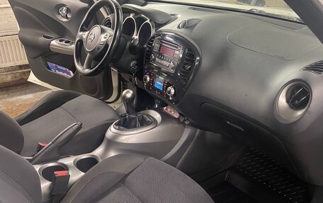 Nissan Juke II, 2011 год, 750 000 рублей, 8 фотография