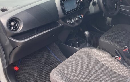 Toyota Vitz, 2017 год, 1 100 000 рублей, 9 фотография