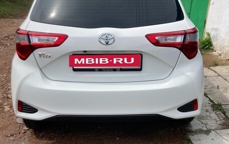 Toyota Vitz, 2017 год, 1 100 000 рублей, 2 фотография