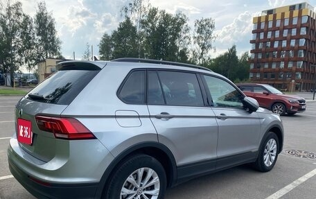 Volkswagen Tiguan II, 2020 год, 2 390 000 рублей, 3 фотография