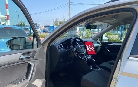 Volkswagen Tiguan II, 2020 год, 2 390 000 рублей, 9 фотография