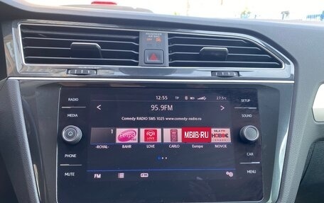 Volkswagen Tiguan II, 2020 год, 2 390 000 рублей, 13 фотография