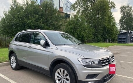 Volkswagen Tiguan II, 2020 год, 2 390 000 рублей, 2 фотография