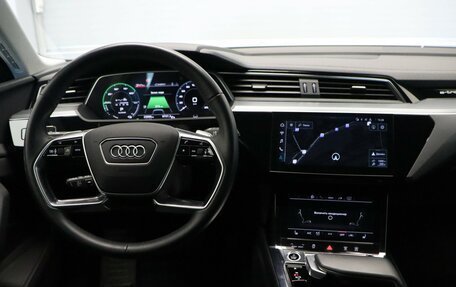 Audi e-tron I, 2022 год, 5 079 000 рублей, 9 фотография