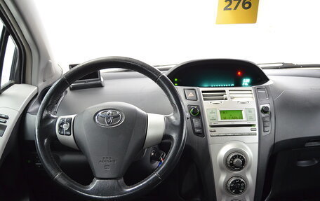 Toyota Yaris III рестайлинг, 2007 год, 490 000 рублей, 12 фотография