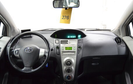 Toyota Yaris III рестайлинг, 2007 год, 490 000 рублей, 11 фотография