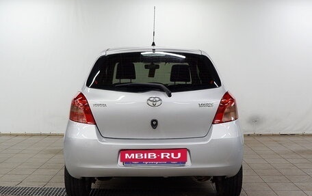 Toyota Yaris III рестайлинг, 2007 год, 490 000 рублей, 6 фотография