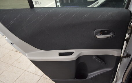 Toyota Yaris III рестайлинг, 2007 год, 490 000 рублей, 16 фотография