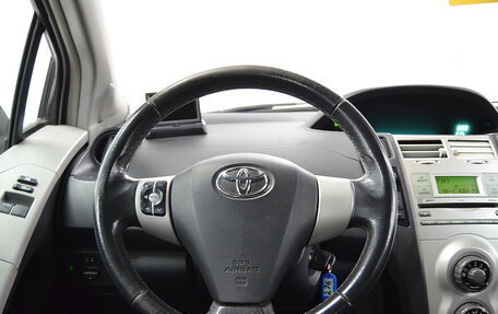 Toyota Yaris III рестайлинг, 2007 год, 490 000 рублей, 14 фотография