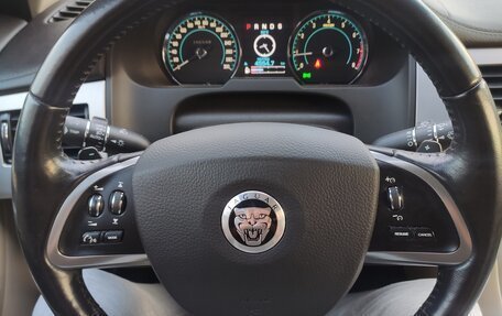 Jaguar XF I рестайлинг, 2013 год, 14 фотография