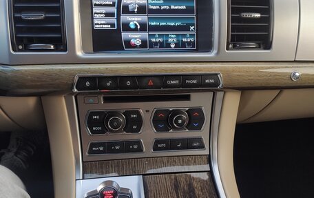 Jaguar XF I рестайлинг, 2013 год, 15 фотография
