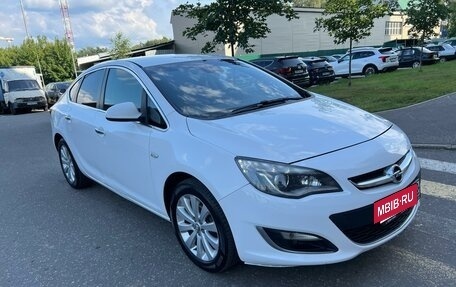 Opel Astra J, 2013 год, 730 000 рублей, 13 фотография