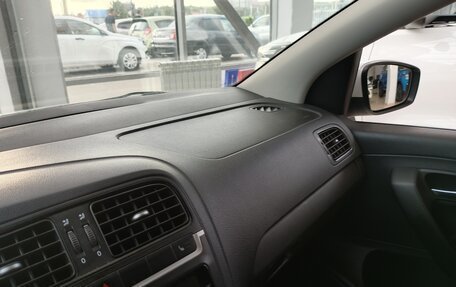 Volkswagen Polo VI (EU Market), 2015 год, 849 000 рублей, 19 фотография