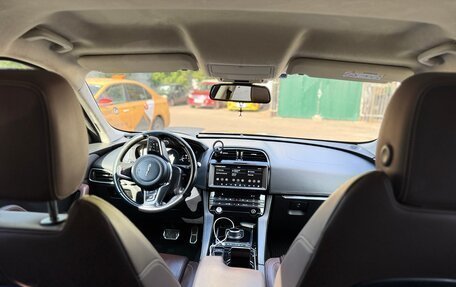 Jaguar F-Pace, 2016 год, 3 490 000 рублей, 10 фотография