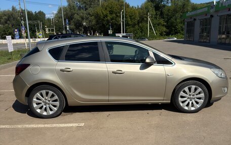 Opel Astra J, 2011 год, 675 000 рублей, 3 фотография