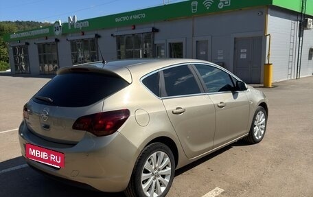 Opel Astra J, 2011 год, 675 000 рублей, 4 фотография
