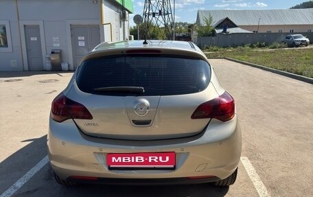 Opel Astra J, 2011 год, 675 000 рублей, 5 фотография