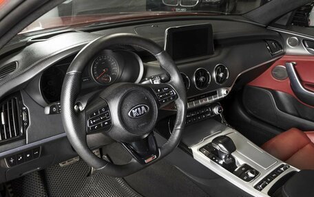 KIA Stinger I, 2018 год, 2 828 100 рублей, 3 фотография