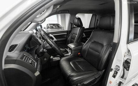 Toyota Land Cruiser 200, 2016 год, 5 000 000 рублей, 9 фотография