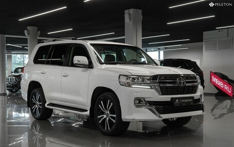 Toyota Land Cruiser 200, 2016 год, 5 000 000 рублей, 2 фотография