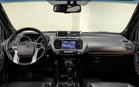Toyota Land Cruiser Prado 150 рестайлинг 2, 2017 год, 3 795 000 рублей, 14 фотография