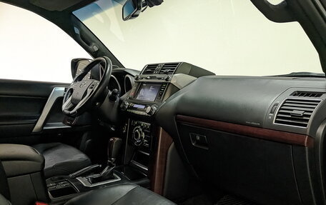 Toyota Land Cruiser Prado 150 рестайлинг 2, 2017 год, 3 795 000 рублей, 13 фотография