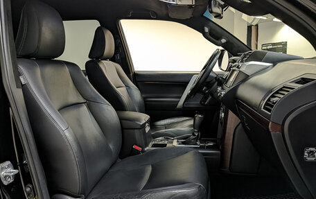 Toyota Land Cruiser Prado 150 рестайлинг 2, 2017 год, 3 795 000 рублей, 23 фотография