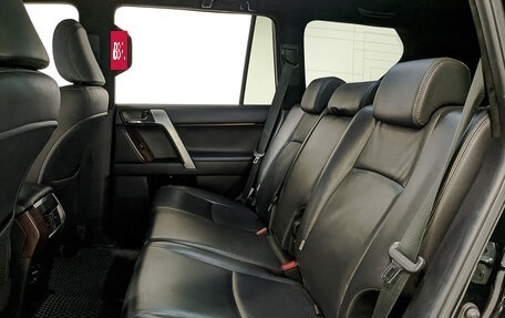 Toyota Land Cruiser Prado 150 рестайлинг 2, 2017 год, 3 795 000 рублей, 17 фотография