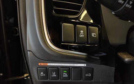 Mitsubishi Outlander III рестайлинг 3, 2021 год, 2 500 000 рублей, 11 фотография