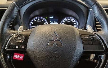 Mitsubishi Outlander III рестайлинг 3, 2021 год, 2 500 000 рублей, 16 фотография