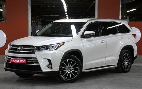 Toyota Highlander III, 2019 год, 3 398 000 рублей, 1 фотография