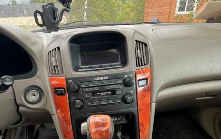Lexus RX IV рестайлинг, 2001 год, 920 000 рублей, 15 фотография