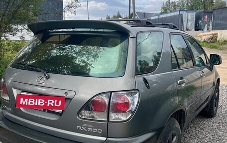 Lexus RX IV рестайлинг, 2001 год, 920 000 рублей, 5 фотография