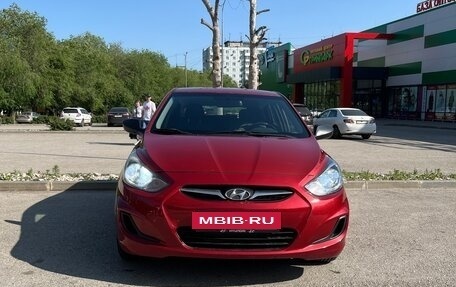 Hyundai Solaris II рестайлинг, 2012 год, 750 000 рублей, 3 фотография