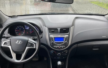 Hyundai Solaris II рестайлинг, 2012 год, 750 000 рублей, 23 фотография