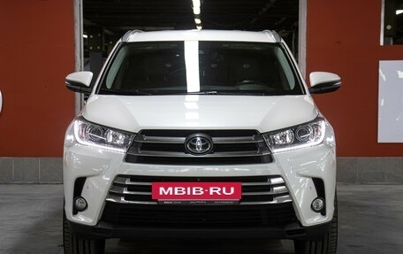 Toyota Highlander III, 2019 год, 3 398 000 рублей, 2 фотография