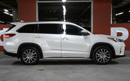 Toyota Highlander III, 2019 год, 3 398 000 рублей, 4 фотография