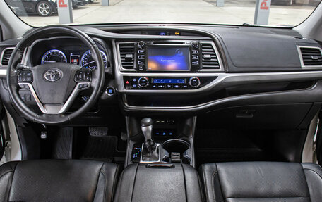 Toyota Highlander III, 2019 год, 3 398 000 рублей, 15 фотография