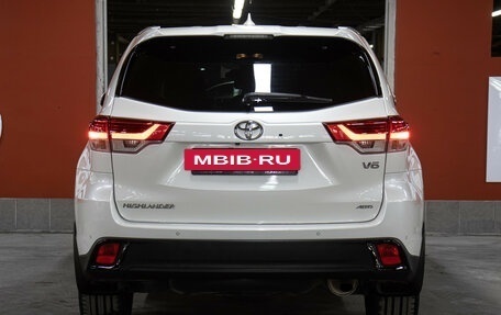 Toyota Highlander III, 2019 год, 3 398 000 рублей, 6 фотография