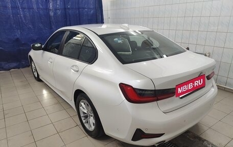 BMW 3 серия, 2021 год, 2 999 999 рублей, 9 фотография
